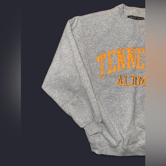 Vintage University of Tennessee Alumni grey sweatshirt - Picture 3 of 8
